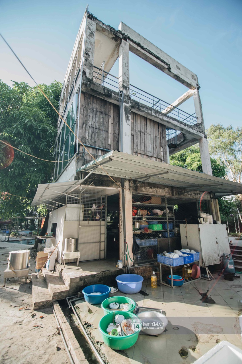 To&agrave;n cảnh c&ocirc;ng vi&ecirc;n nước 1.000 tỷ bị bỏ hoang 13 năm giữa Thủ đ&ocirc; - Ảnh 9.