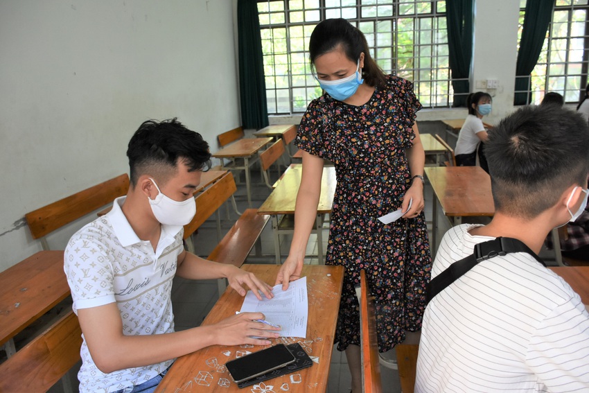 Ảnh: 11.000 sĩ tử ở Đà Nẵng được lấy mẫu xét nghiệm Covid-19 trước kỳ thi tốt nghiệp THPT 2020 đợt 2 - Ảnh 5.