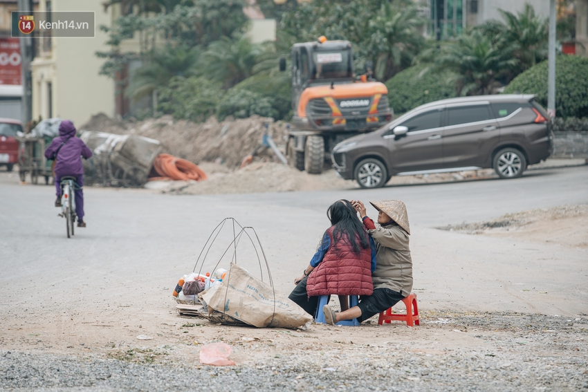 Cuộc sống người dân cạnh đại công trường đường vành đai nghìn tỷ: Ùn tắc, khói bụi, thậm chí ngã nhào - Ảnh 11.