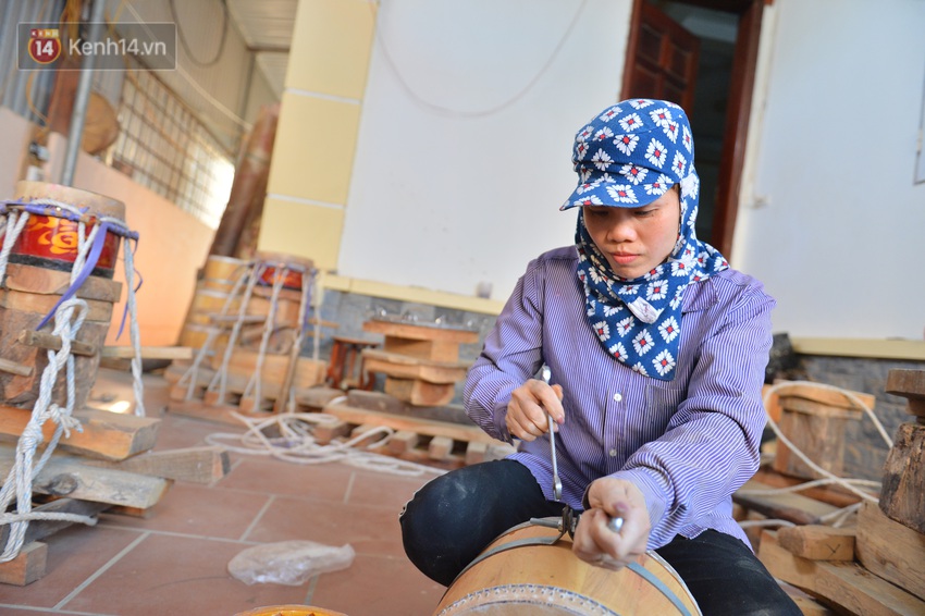 Làng nghề làm trống bằng da trâu hơn 1000 tuổi ở Hà Nam: Năm nay dịch, đơn hàng ít nhưng Tết vẫn phải thuê thêm người - Ảnh 13.