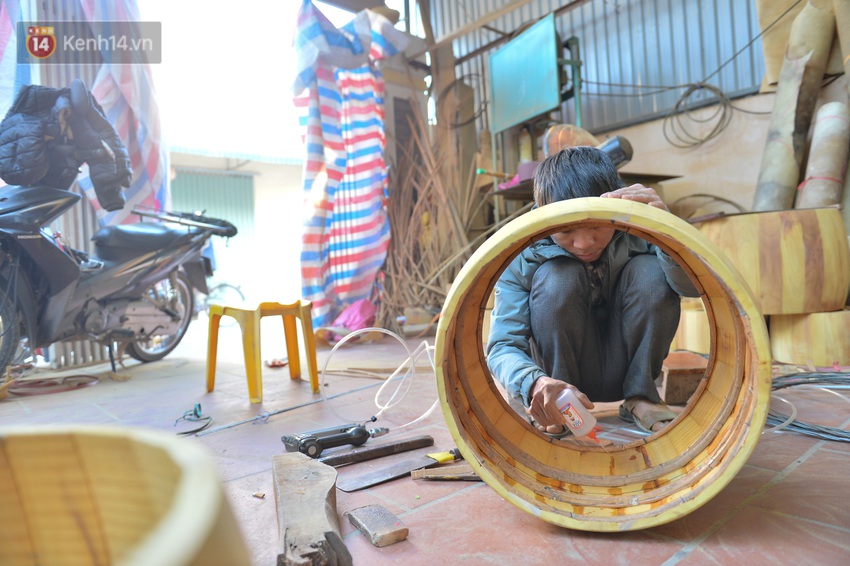 Làng nghề làm trống bằng da trâu hơn 1000 tuổi ở Hà Nam: Năm nay dịch, đơn hàng ít nhưng Tết vẫn phải thuê thêm người - Ảnh 11.