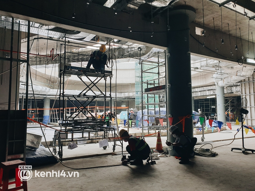 Chùm ảnh: Nhà ga trung tâm Bến Thành tuyến Metro ở Sài Gòn đã dần lộ diện sau 6 năm thi công - Ảnh 5.
