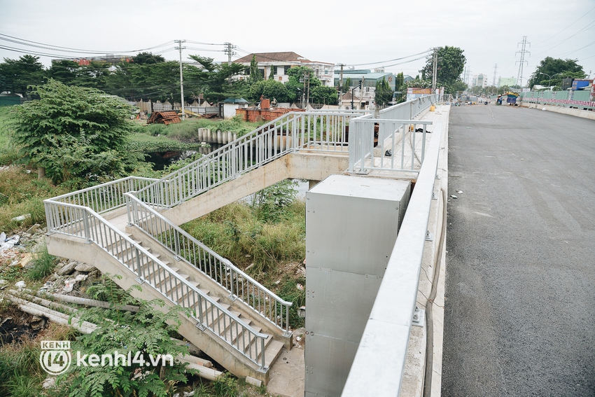 Công trình giao thông đầu tiên hoàn thành sau giãn cách xã hội ở Sài Gòn: Nhánh đầu tiên của cầu Bưng, trị giá hơn 500 tỉ đồng - Ảnh 11.