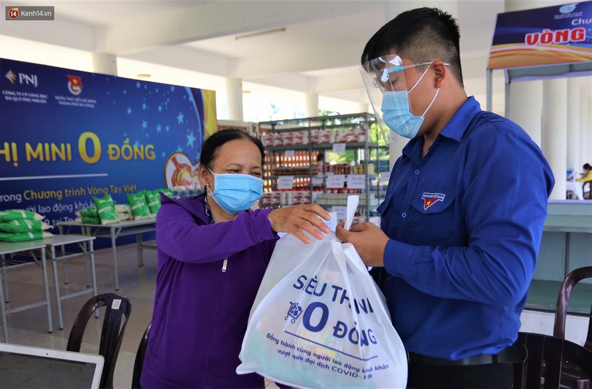Ấm lòng Siêu thị 0 đồng lan tỏa tình người giữa mùa dịch tại Đà Nẵng - Ảnh 15.