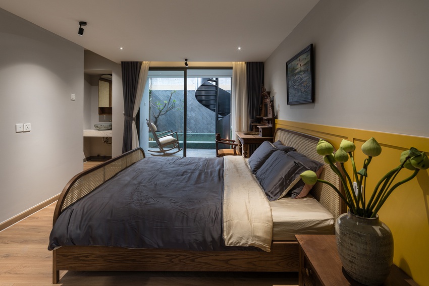 Nhà phố chill như resort với phong cách nhiệt đới, cả vườn lẫn hồ bơi mini đều đúng chuẩn nghỉ dưỡng tại gia - Ảnh 4. Nhà phố chill như resort với phong cách nhiệt đới, cả vườn lẫn hồ bơi mini đều đúng chuẩn nghỉ dưỡng tại gia - Ảnh 4.