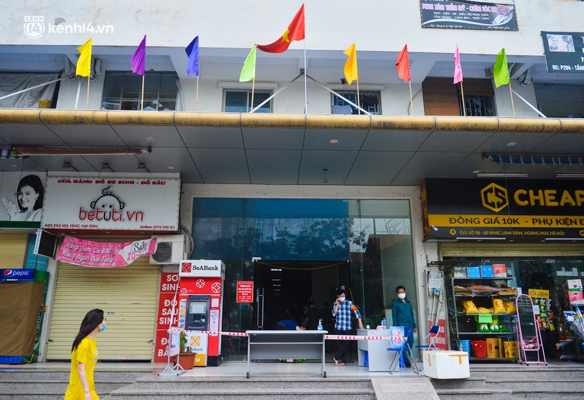 H&agrave; Nội: Phong toả chung cư HH4C Linh Đ&agrave;m, truy vết người li&ecirc;n quan qua camera an ninh - Ảnh 3.