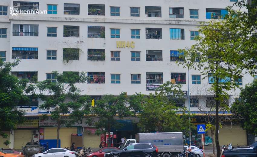 H&agrave; Nội: Phong toả chung cư HH4C Linh Đ&agrave;m, truy vết người li&ecirc;n quan qua camera an ninh - Ảnh 2.