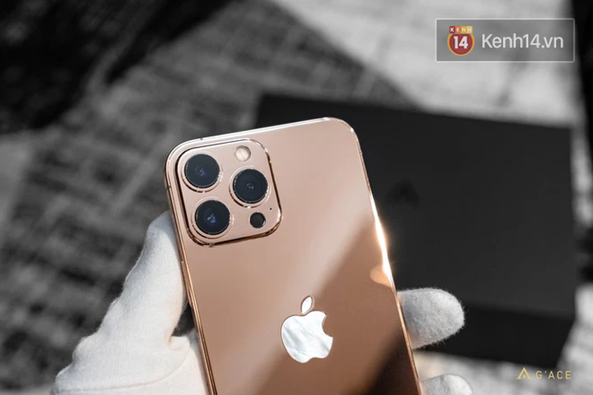 Lác mắt với iPhone 13 Pro Max mạ vàng có giá hơn 130 triệu đồng được chế tác tại Việt Nam - Ảnh 1.