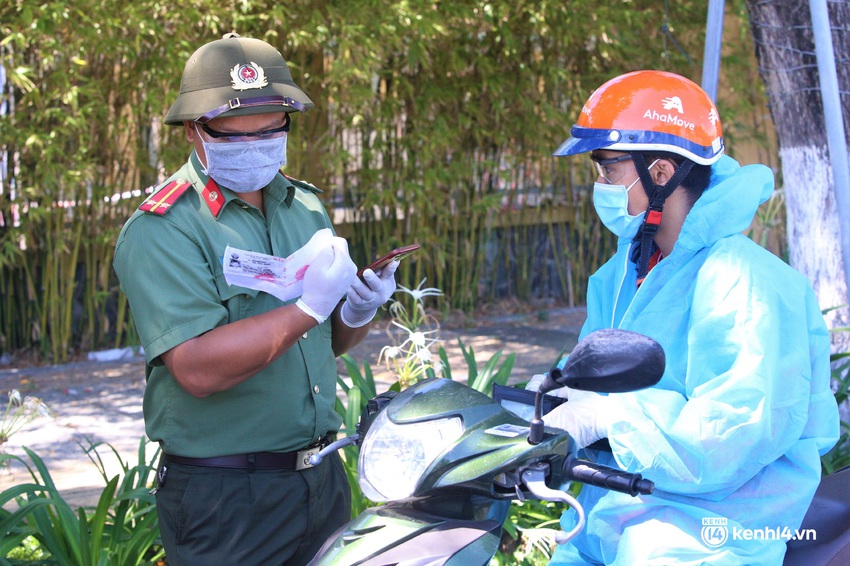 Hình ảnh Đà Nẵng ngày đầu chuyển trạng thái chống dịch mới sau 3 tuần thực hiện “ai ở đâu ở yên đó” - Ảnh 5.