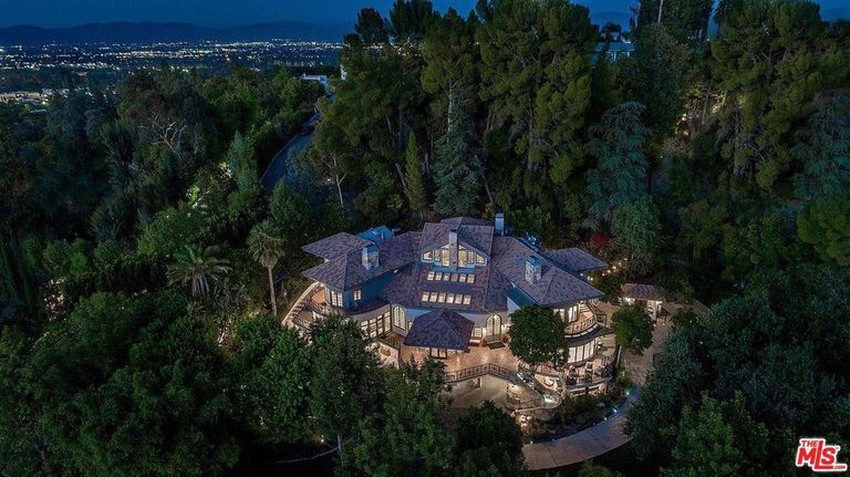 See Selena Gomez's 4.9 million dollar mansion - a place that helps her stay comfortably hidden, away from "inhaling drama" prosperous place - Photo 1.