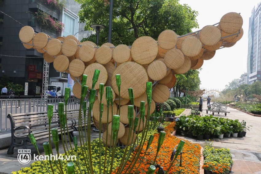 Ảnh: Cận cảnh những chú hổ đầy khí chất trên đường hoa Nguyễn Huệ Tết Nhâm Dần 2022 - Ảnh 12.