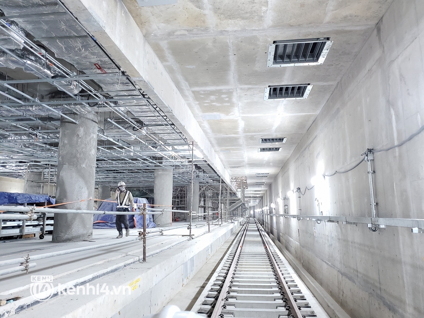 Giữa năm nay tàu Metro ở Sài Gòn chạy thử nghiệm, nhà ga ngầm trung tâm Bến Thành đã dần rõ dáng rồi! - Ảnh 7.