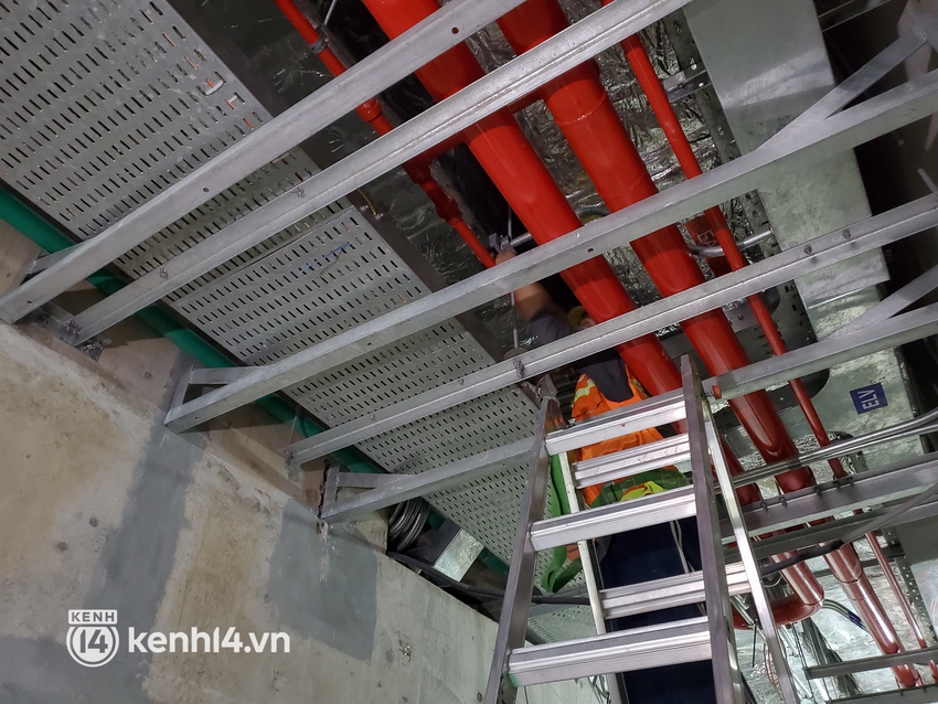 Giữa năm nay tàu Metro ở Sài Gòn chạy thử nghiệm, nhà ga ngầm trung tâm Bến Thành đã dần rõ dáng rồi! - Ảnh 18.