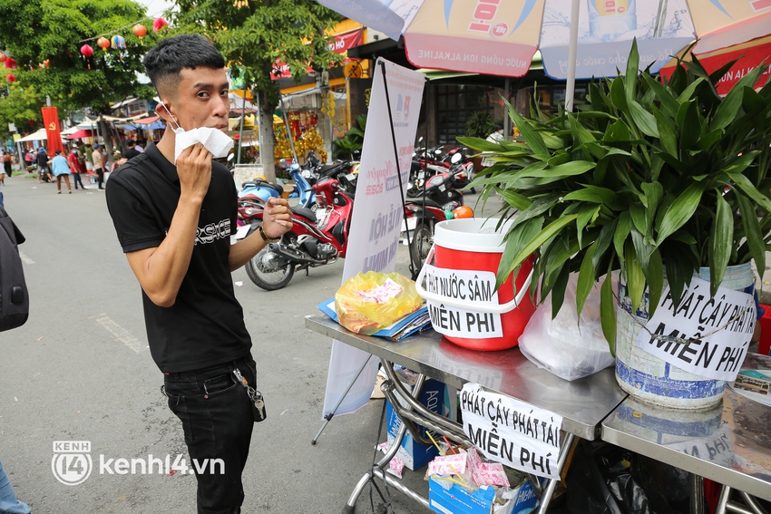 B&igrave;nh Dương năm n&agrave;o cũng c&oacute; 1 lễ hội m&agrave; ở đ&oacute; c&aacute;i g&igrave; cũng miễn ph&iacute;, bất cứ du kh&aacute;ch n&agrave;o đều cảm thấy ấm l&ograve;ng! - Ảnh 15.