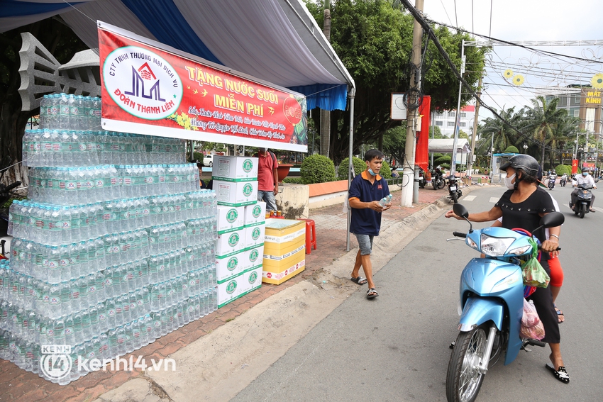 B&igrave;nh Dương năm n&agrave;o cũng c&oacute; 1 lễ hội m&agrave; ở đ&oacute; c&aacute;i g&igrave; cũng miễn ph&iacute;, bất cứ du kh&aacute;ch n&agrave;o đều cảm thấy ấm l&ograve;ng! - Ảnh 19.