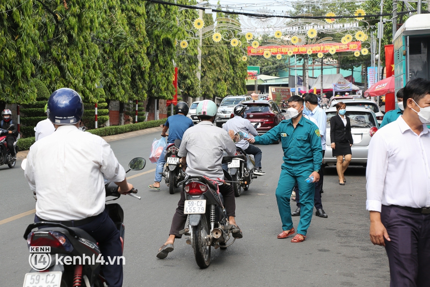 B&igrave;nh Dương năm n&agrave;o cũng c&oacute; 1 lễ hội m&agrave; ở đ&oacute; c&aacute;i g&igrave; cũng miễn ph&iacute;, bất cứ du kh&aacute;ch n&agrave;o đều cảm thấy ấm l&ograve;ng! - Ảnh 10.
