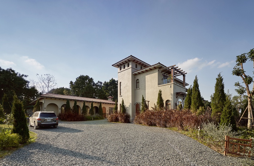 Villa nghỉ dưỡng phong cách Ý ở Hoà Bình: Lấy cảm hứng từ cảnh quan thiên nhiên tuyệt đẹp, kiến trúc và sân vườn kết hợp lãng mạn như ở châu Âu - Ảnh 4.