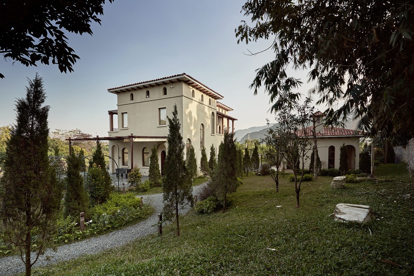 Villa nghỉ dưỡng phong cách Ý ở Hoà Bình: Lấy cảm hứng từ cảnh quan thiên nhiên tuyệt đẹp, kiến trúc và sân vườn kết hợp lãng mạn như ở châu Âu - Ảnh 5.