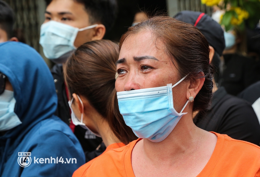 Người thân bịn rịn tiễn thanh niên TP.HCM lên đường nhập ngũ: Con đi 2 năm, tôi nhớ nó lắm! - Ảnh 16.