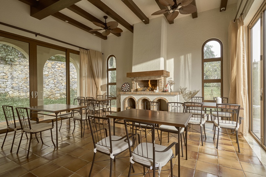Villa nghỉ dưỡng phong cách Ý ở Hoà Bình: Lấy cảm hứng từ cảnh quan thiên nhiên tuyệt đẹp, kiến trúc và sân vườn kết hợp lãng mạn như ở châu Âu - Ảnh 13.