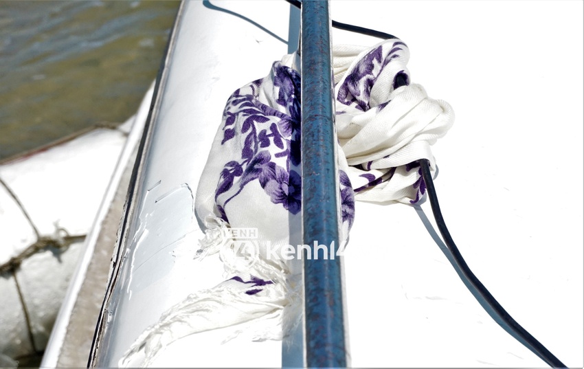 Cận cảnh b&ecirc;n trong chiếc cano bị ch&igrave;m khiến 17 người chết v&agrave; mất t&iacute;ch - Ảnh 12.