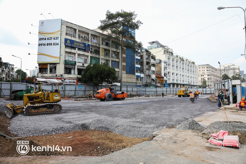 Người d&acirc;n tại &ldquo;đất v&agrave;ng&rdquo; TP.HCM vui mừng khi r&agrave;o chắn c&ocirc;ng tr&igrave;nh Metro sắp được th&aacute;o dỡ sau 8 năm - Ảnh 15.