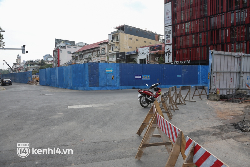 Người d&acirc;n tại &ldquo;đất v&agrave;ng&rdquo; TP.HCM vui mừng khi r&agrave;o chắn c&ocirc;ng tr&igrave;nh Metro sắp được th&aacute;o dỡ sau 8 năm - Ảnh 14.