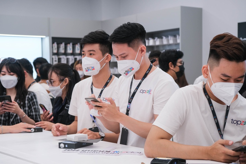 Dạo một vòng cửa hàng chuẩn Apple Premium Reseller diện tích lớn nhất Việt Nam, mê mẩn và “tốn tiền”! - Ảnh 4.