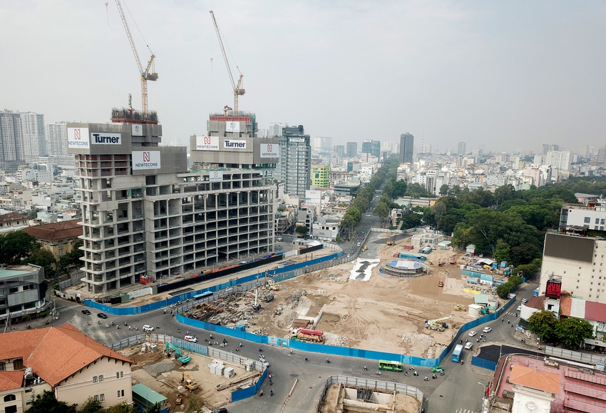 Rào chắn Metro trên “đất vàng” quận 1 được tháo dỡ, mở ra không gian đi bộ mới cho người dân TP.HCM  - Ảnh 15.