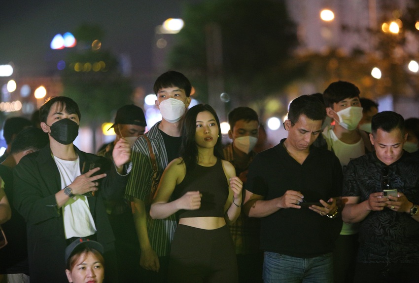Ảnh: Hàng ngàn du khách hào hứng với đại tiệc âm thanh miễn phí lần đầu diễn ra tại Đà Nẵng - Ảnh 8.