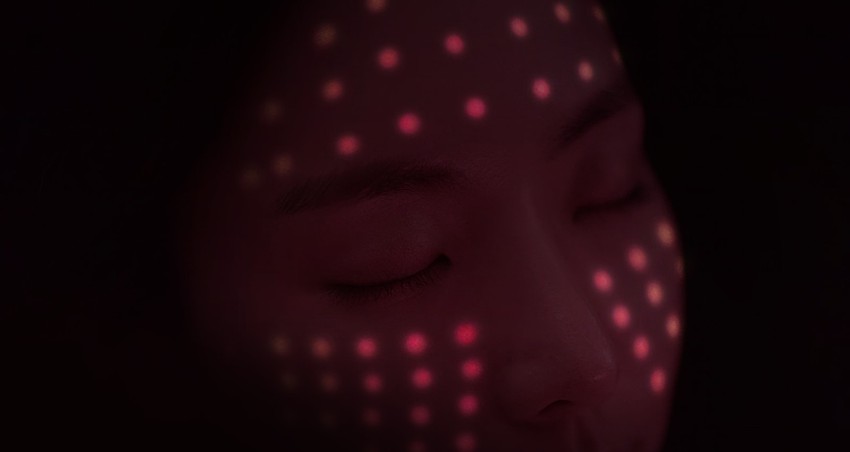 Cận cảnh chiếc mặt nạ đèn LED có giá đến 23 triệu, skincare đẳng cấp nhà giàu sẽ như thế nào? - Ảnh 10.