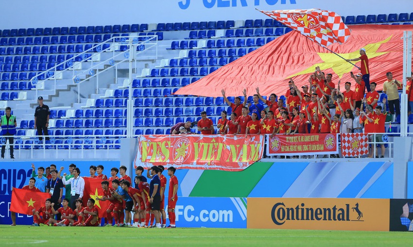 U23 Việt Nam kh&ocirc;ng ăn mừng d&ugrave; vượt qua bảng đấu kh&oacute;, gi&agrave;nh v&eacute; v&agrave;o tứ kết U23 ch&acirc;u &Aacute; 2022 - Ảnh 6.