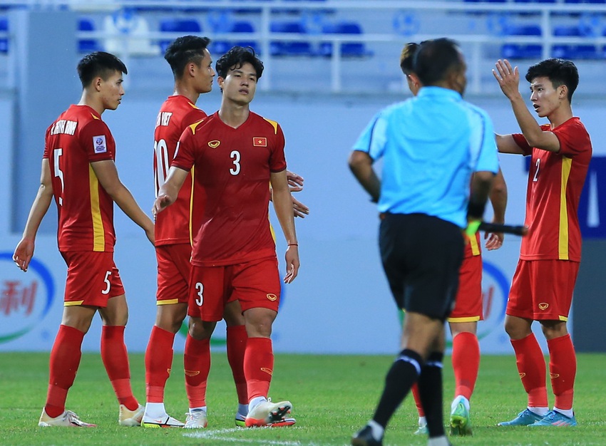U23 Việt Nam kh&ocirc;ng ăn mừng d&ugrave; vượt qua bảng đấu kh&oacute;, gi&agrave;nh v&eacute; v&agrave;o tứ kết U23 ch&acirc;u &Aacute; 2022 - Ảnh 2.
