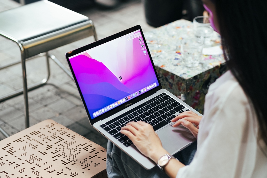 Trải nghiệm nhanh MacBook Pro M2: Hiệu năng vượt trội c&oacute; b&ugrave; được thiết kế nh&agrave;m ch&aacute;n? - Ảnh 8.