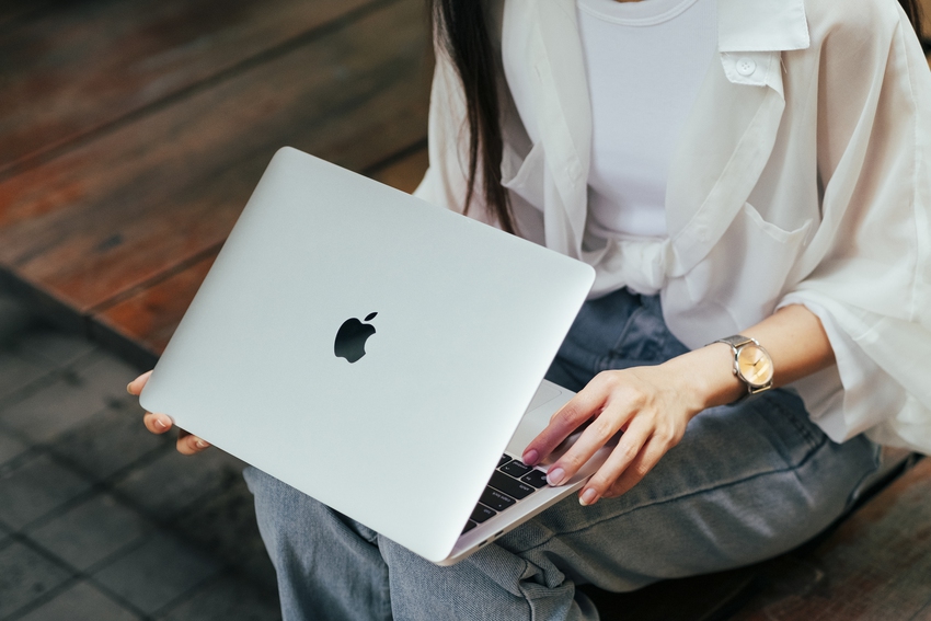 Trải nghiệm nhanh MacBook Pro M2: Hiệu năng vượt trội c&oacute; b&ugrave; được thiết kế nh&agrave;m ch&aacute;n? - Ảnh 5.