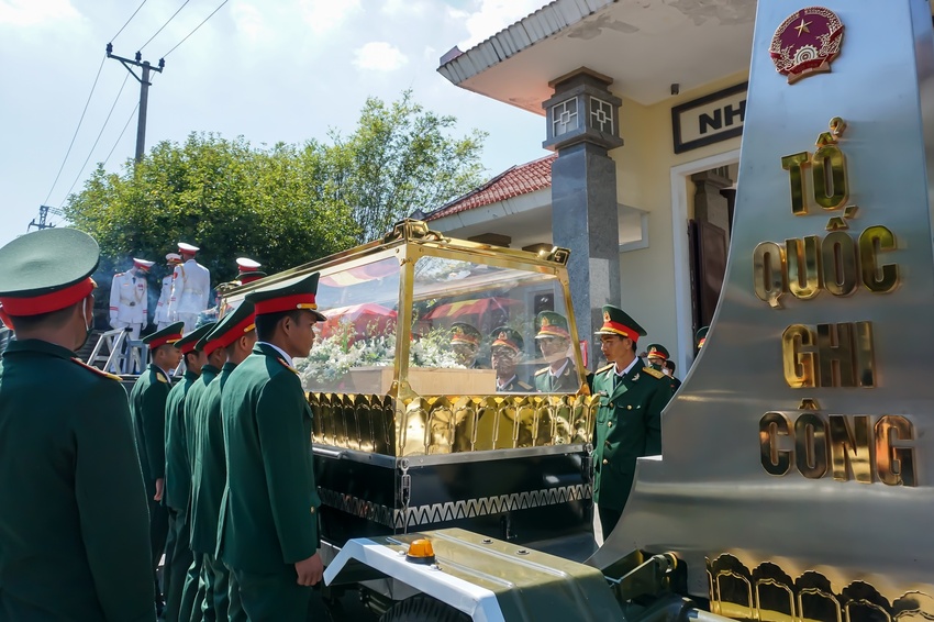 Chùm ảnh: Lễ truy điệu và an táng Anh hùng Lực lượng vũ trang nhân dân Kostas Sarantidis - Nguyễn Văn Lập - Ảnh 12.