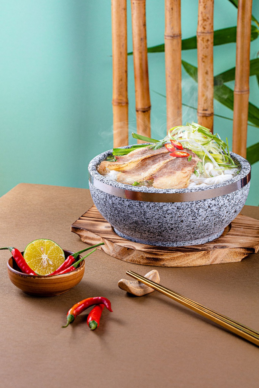 Người trang điểm chuy&ecirc;n nghiệp cho c&aacute;c m&oacute;n ăn Việt - Ảnh 7.