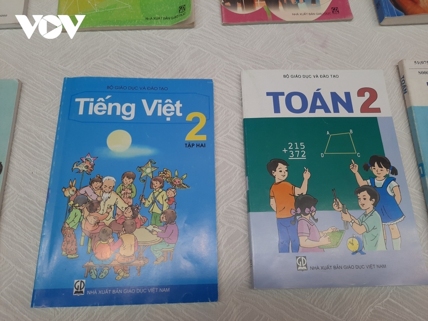 Sách giáo khoa Việt Nam qua các thời kỳ thay đổi thế nào? - Ảnh 10.