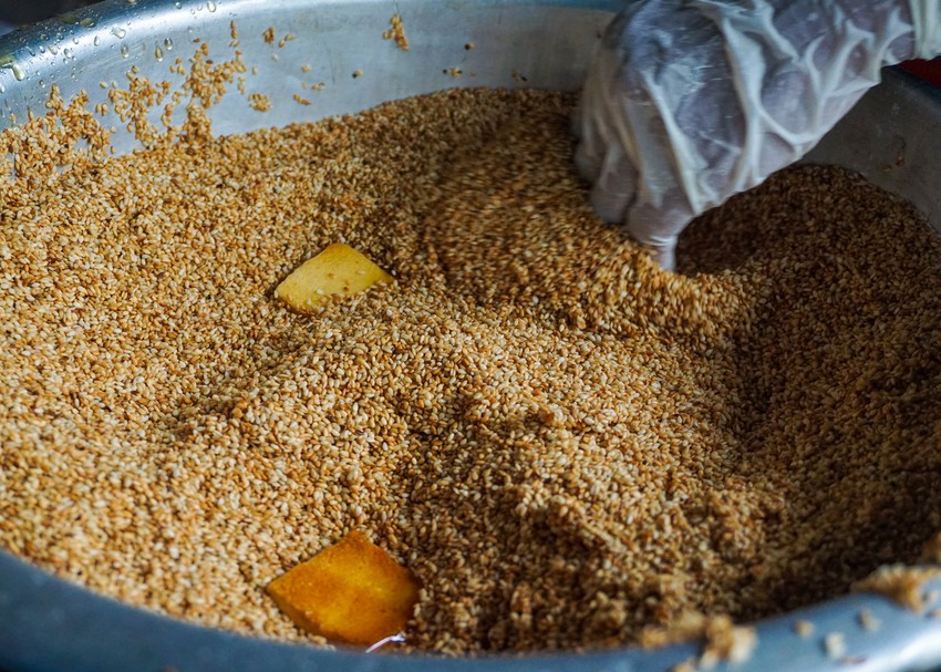 L&agrave;ng b&aacute;nh đặc sản Đ&agrave; Nẵng đỏ lửa suốt ng&agrave;y đ&ecirc;m vẫn kh&ocirc;ng đủ b&aacute;n Tết - Ảnh 14.