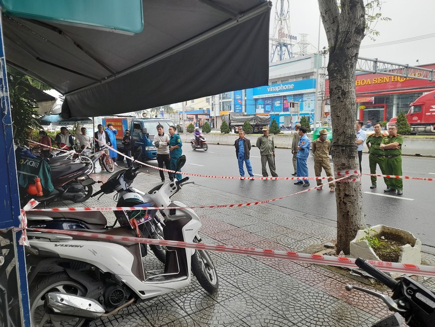Nổ súng cướp ngân hàng ở Đà Nẵng, bảo vệ trọng thương - Ảnh 2.