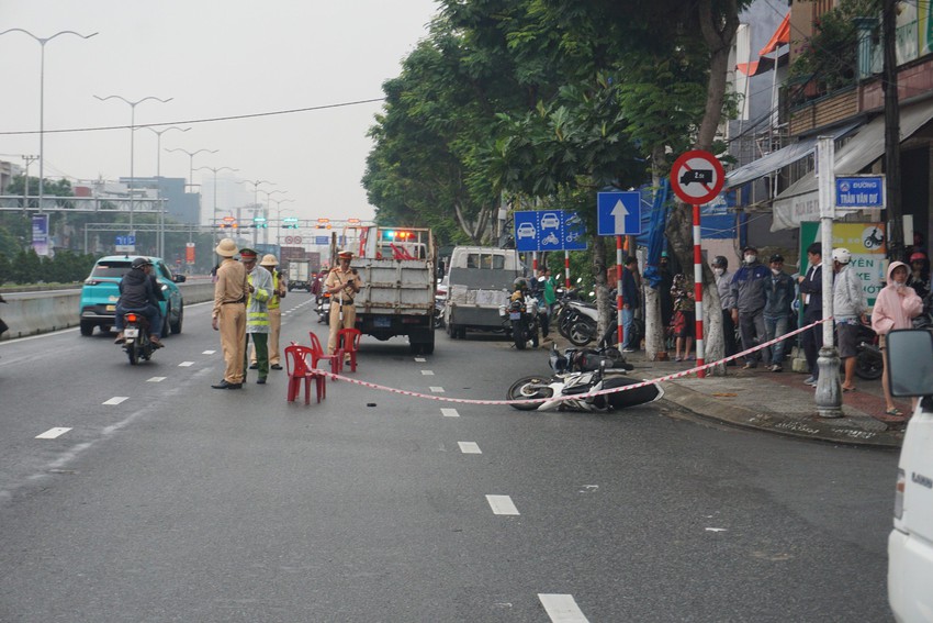 2 nghi phạm đâm chết bảo vệ ngân hàng ở Đà Nẵng khai quen nhau qua hội chuyên xù nợ, làm liều - Ảnh 4.