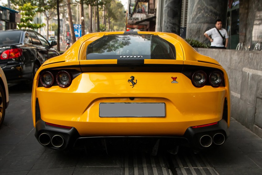 Quá đam mê, rich kid Hà Nội chở siêu xe Ferrari và 3 chiếc G 63 vào TP.HCM để đi phượt tới Phan Thiết - Ảnh 6. Quá đam mê, rich kid Hà Nội chở siêu xe Ferrari và 3 chiếc G 63 vào TP.HCM để đi phượt tới Phan Thiết - Ảnh 6.