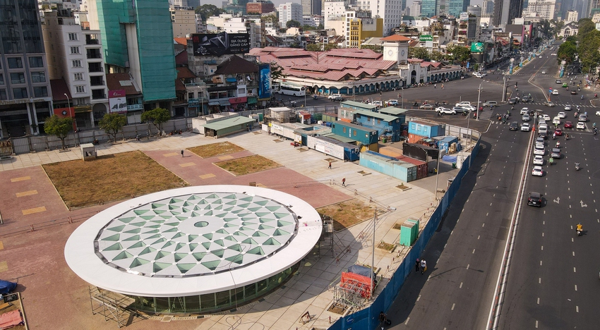 Toàn cảnh giếng trời khổng lồ hình hoa sen giữa lòng TP.HCM của tuyến Metro số 1 - Ảnh 2.