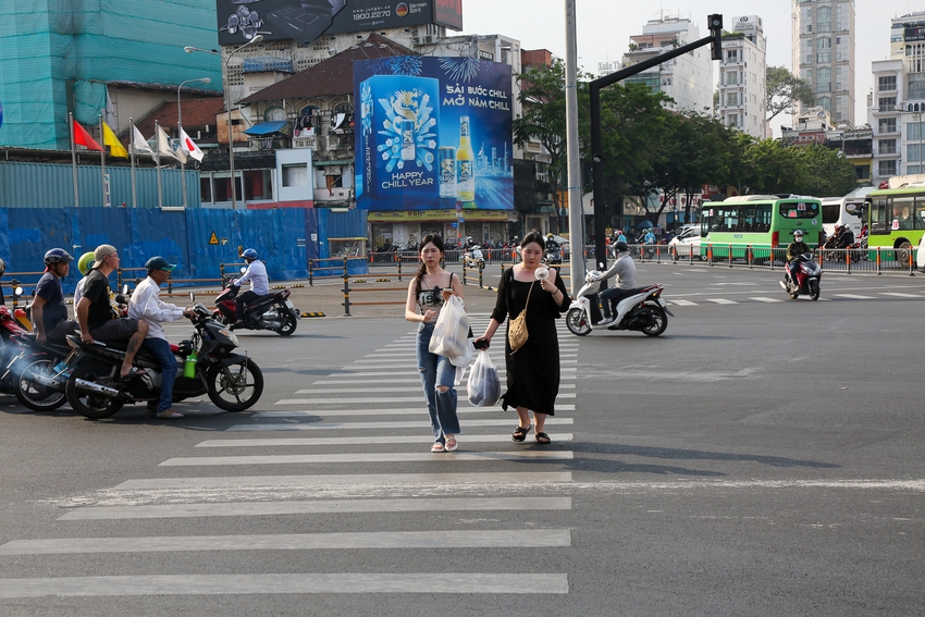 Toàn cảnh giếng trời khổng lồ hình hoa sen giữa lòng TP.HCM của tuyến Metro số 1 - Ảnh 10.