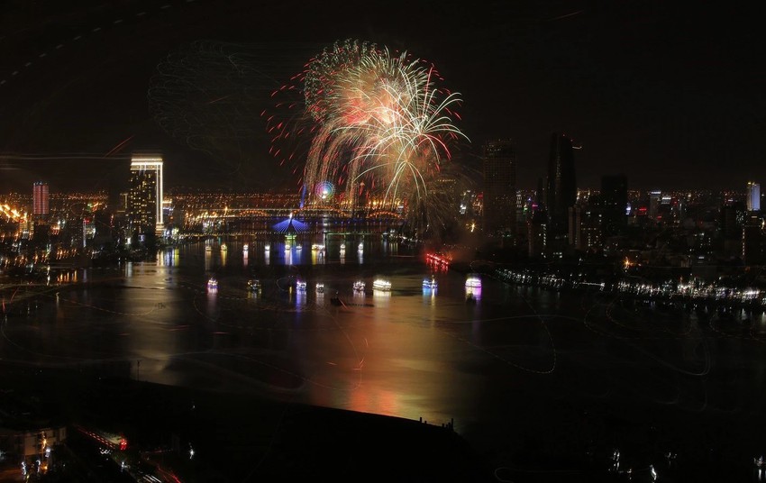 Đà Nẵng công bố loạt lễ hội hấp dẫn, tặng 10.000 voucher, vé xem pháo hoa cho du khách - Ảnh 1.