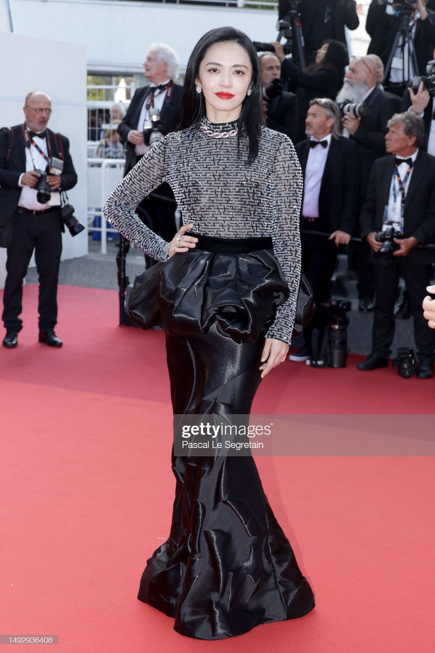 Thảm đỏ Cannes 2023 ngày 9: Song Joong Ki giữ khoảng cách bên mỹ nhân, Heidi Klum và dàn thiên thần đại náo sự kiện - Ảnh 16.