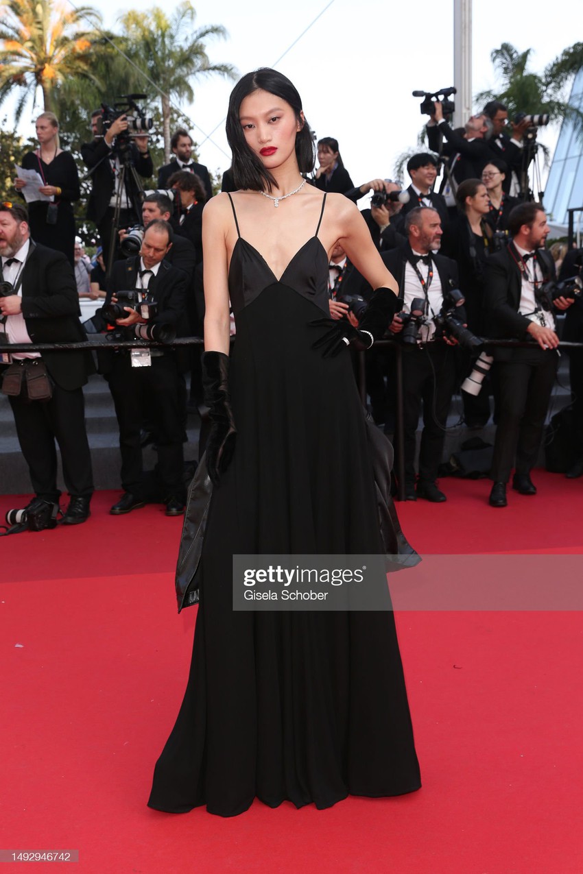 Thảm đỏ Cannes 2023 ngày 9: Song Joong Ki giữ khoảng cách bên mỹ nhân, Heidi Klum và dàn thiên thần đại náo sự kiện - Ảnh 23.