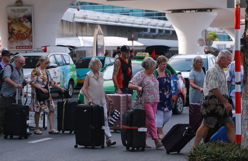Sân bay Đà Nẵng nườm nượp du khách ngày đầu nghỉ lễ 2/9 - Ảnh 16.