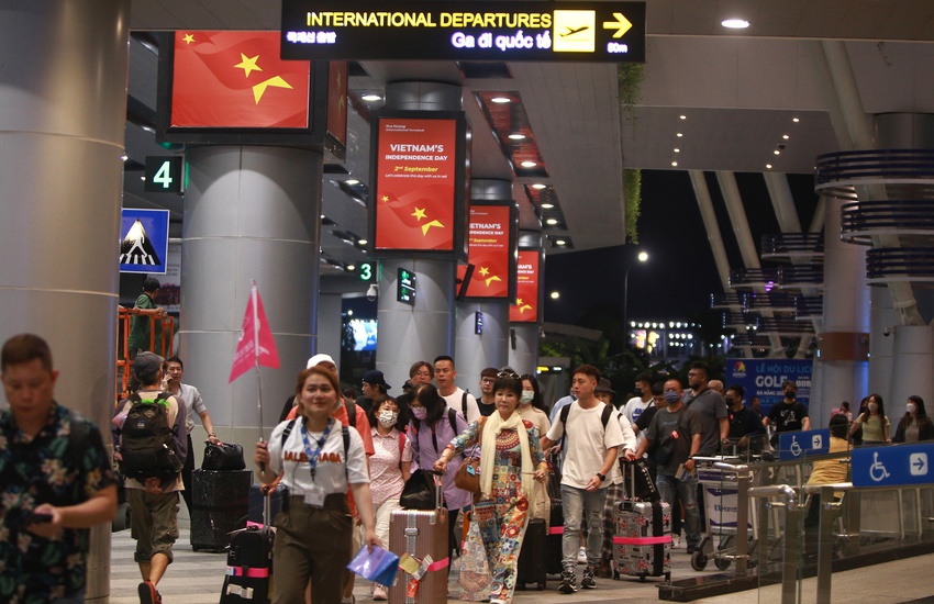 Sân bay Đà Nẵng nườm nượp du khách ngày đầu nghỉ lễ 2/9 - Ảnh 15.
