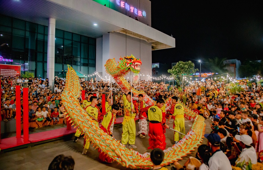 Các bãi biển, khu du lịch ở Đà Nẵng đông kín khách ngày Quốc khánh - Ảnh 18.